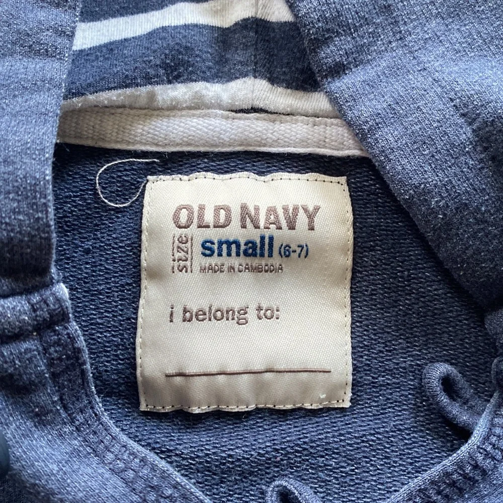 ⭐️ 3/$20 Boys- OLD NAVY- NWOT Sweatshirt with Hoodie- Size 6